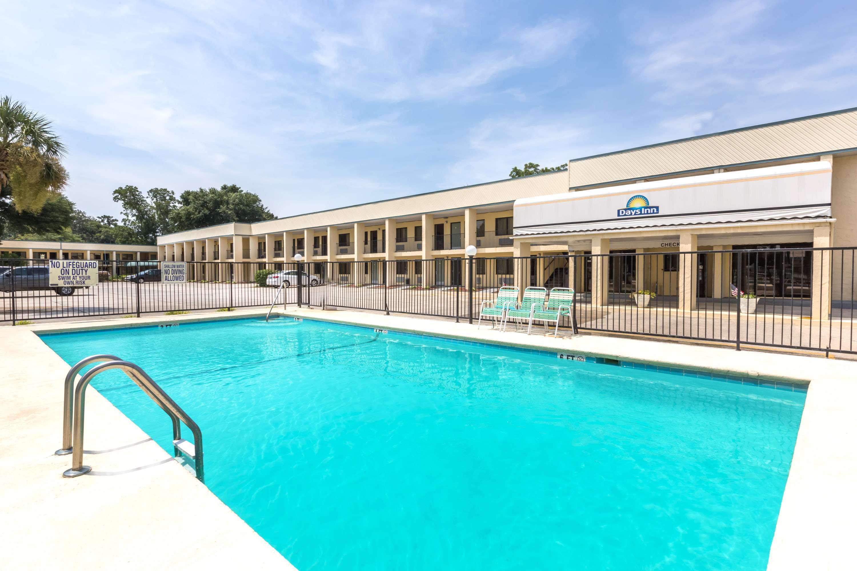 Days Inn By Wyndham Литл-Ривер Экстерьер фото