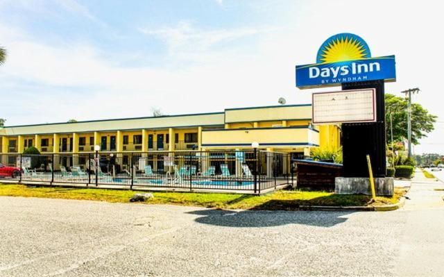 Days Inn By Wyndham Литл-Ривер Экстерьер фото